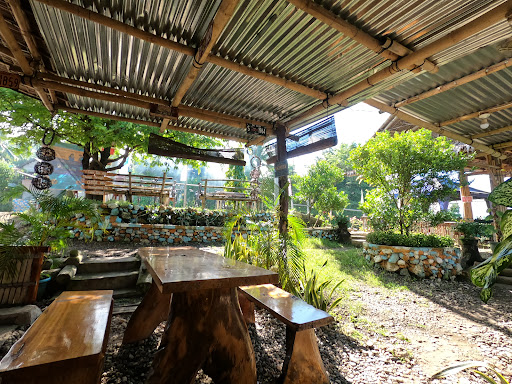 La Familia Cafe