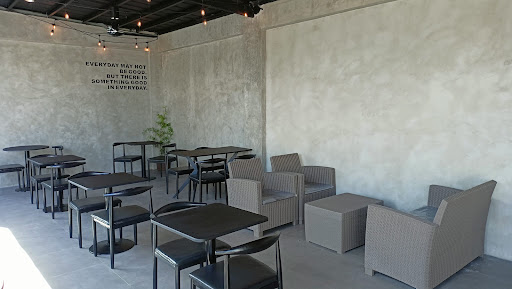 Krāv Cafe - Catalina Village
