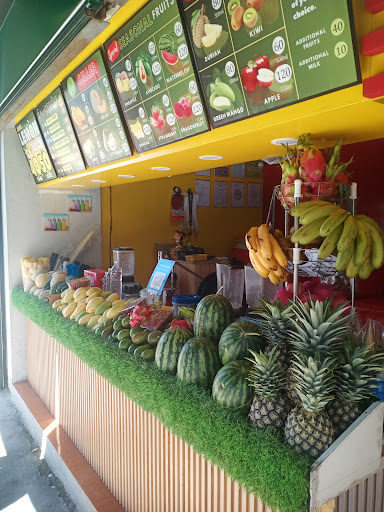 JULIANA'S Fresh Fruit Shake